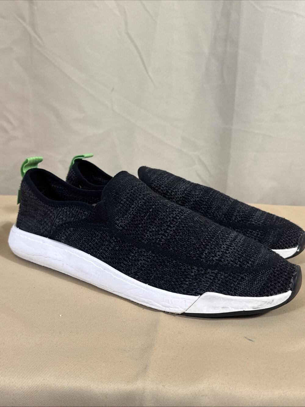 Sanuk Mens 12 Black Knit Slip On Sneakers Green Yoga Comfort Casual Shoes EU 45